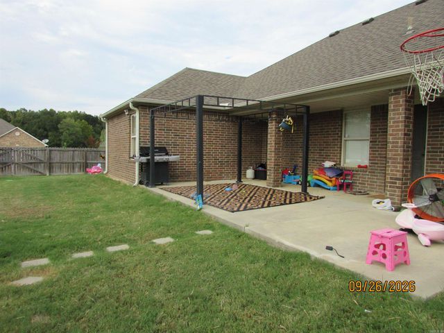 21 Daytona Dr, Cabot, AR 72023