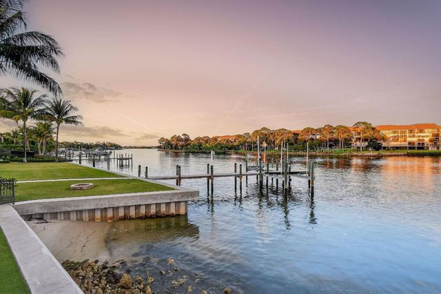 14662 Watermark Way, Palm Beach Gardens, FL 33410