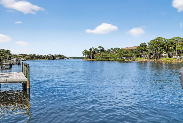 14662 Watermark Way, Palm Beach Gardens, FL 33410