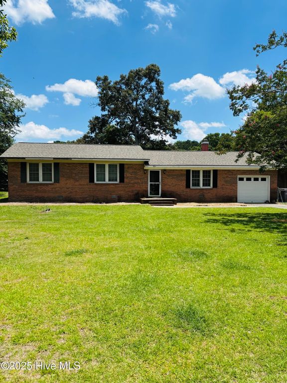 106 Tilghman Drive, Goldsboro, NC 27534