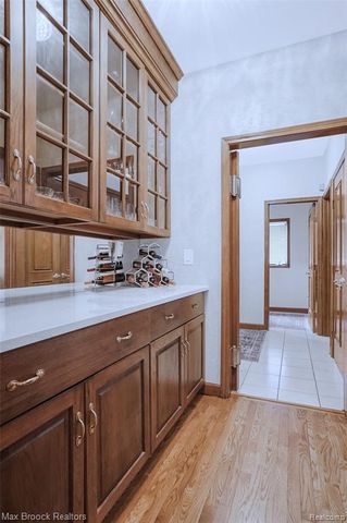 60 Kingsley Manor Drive, Bloomfield Hills, MI 48304