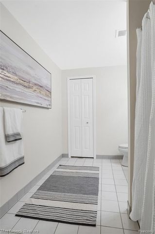 60 Kingsley Manor Drive, Bloomfield Hills, MI 48304