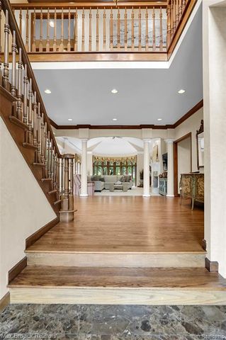 60 Kingsley Manor Drive, Bloomfield Hills, MI 48304