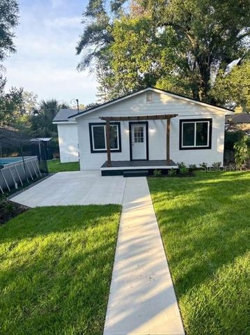 2102 E CARACAS STREET, Tampa, FL 33610