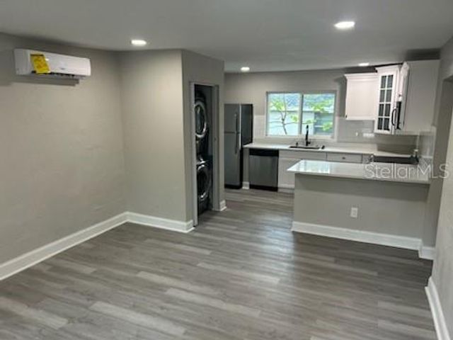 2102 E CARACAS STREET, Tampa, FL 33610