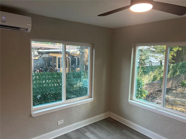 2102 E CARACAS STREET, Tampa, FL 33610