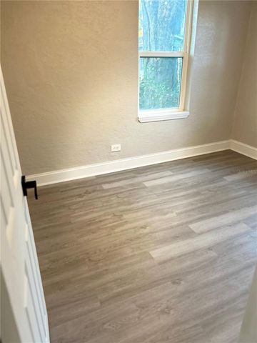 2102 E CARACAS STREET, Tampa, FL 33610