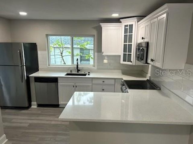 2102 E CARACAS STREET, Tampa, FL 33610