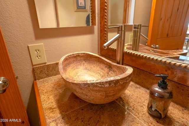 13806 N HAMILTON Drive 101, Fountain Hills, AZ 85268