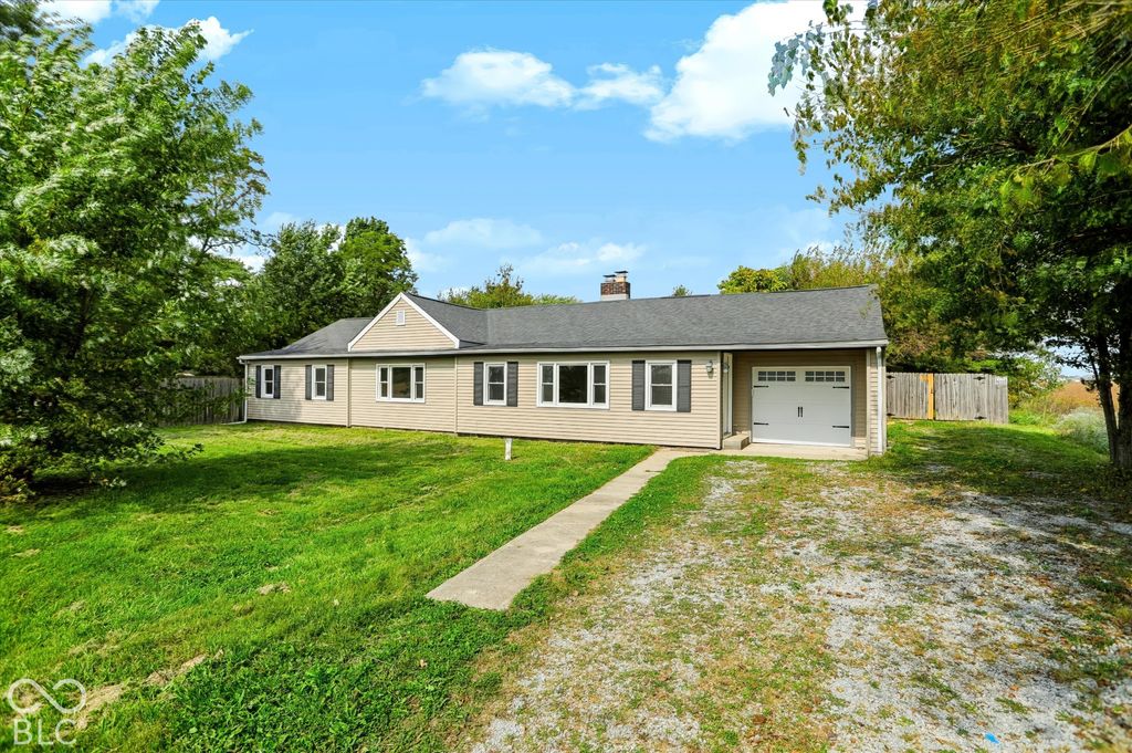 7036 E 300 S, Whitestown, IN 46075