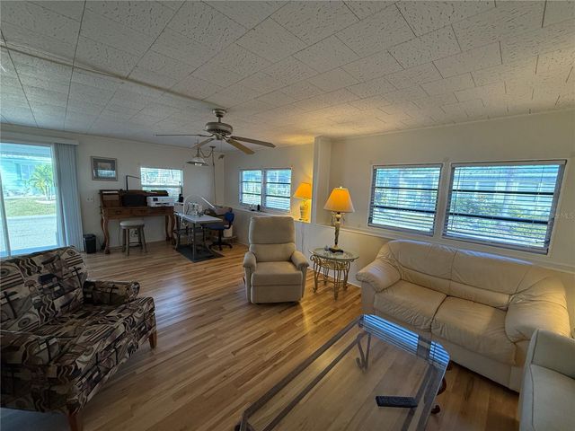 560 LILY OF THE VALLEY DRIVE, Venice, FL 34293