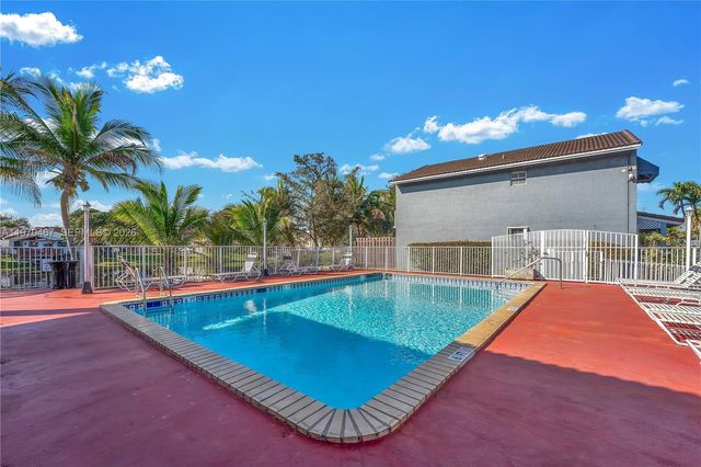 7020 NW 173rd Dr 505, Hialeah, FL 33015