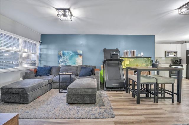 7020 NW 173rd Dr 505, Hialeah, FL 33015