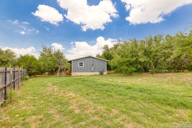 461 RUST RANCH RD, Blanco, TX 78606