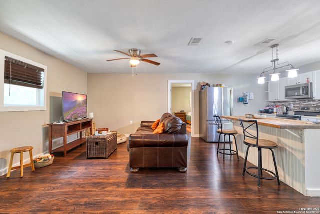461 RUST RANCH RD, Blanco, TX 78606