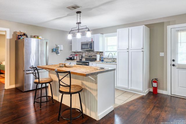 461 RUST RANCH RD, Blanco, TX 78606