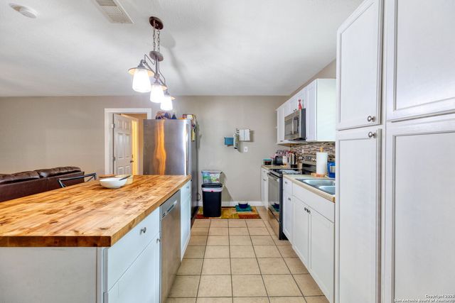 461 RUST RANCH RD, Blanco, TX 78606