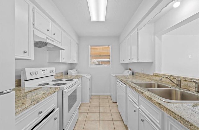 3428 Lantern Lane, Baytown, TX 77521