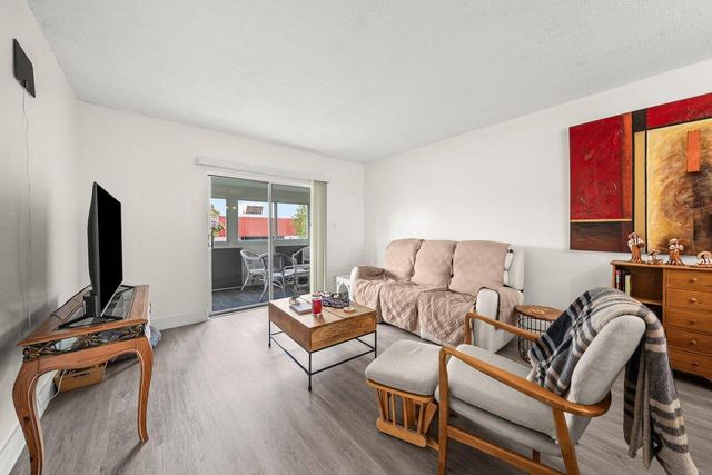 1117 Lake Terrace 207, Boynton Beach, FL 33426