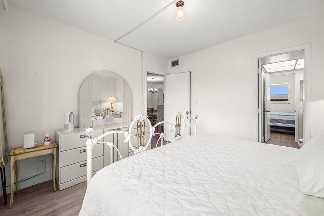 1117 Lake Terrace 207, Boynton Beach, FL 33426