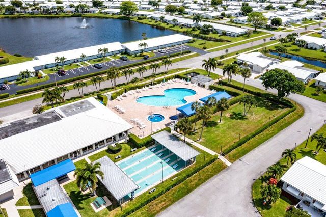 1117 Lake Terrace 207, Boynton Beach, FL 33426