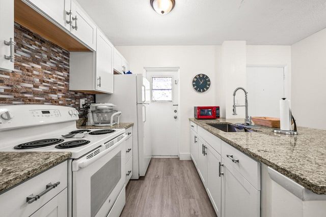 1117 Lake Terrace 207, Boynton Beach, FL 33426