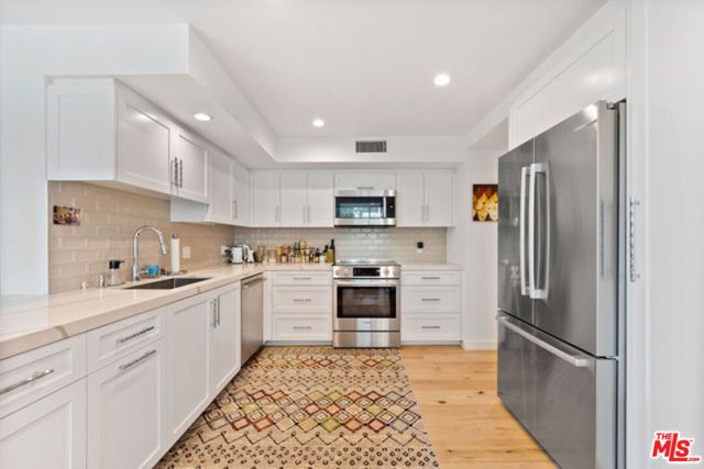 818 N Doheny Drive 401, West Hollywood, CA 90069