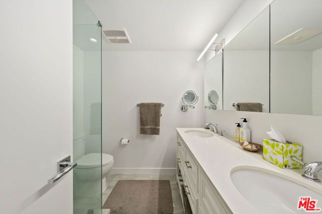 818 N Doheny Drive 401, West Hollywood, CA 90069