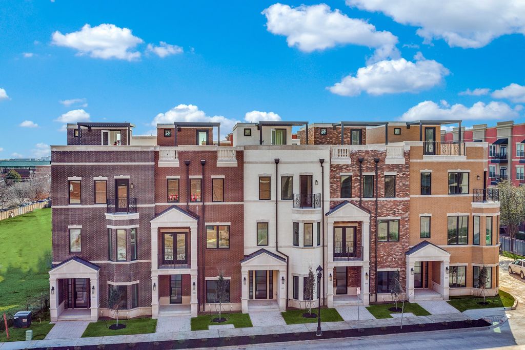 250 E Dallas Street 114, Grapevine, TX 76051 — exterior