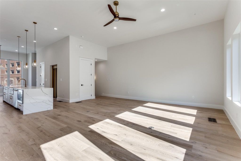 250 E Dallas Street 114, Grapevine, TX 76051 — photo 5