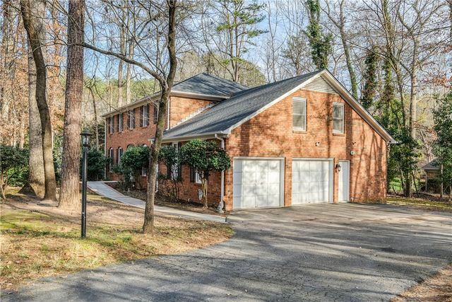 3 Torrey Pine Court, Spartanburg, SC 29304