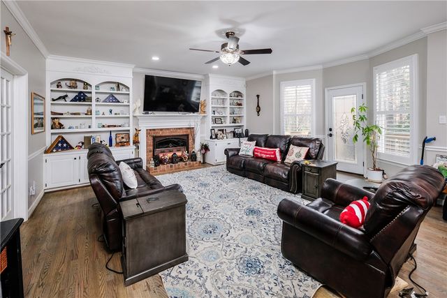 3 Torrey Pine Court, Spartanburg, SC 29304