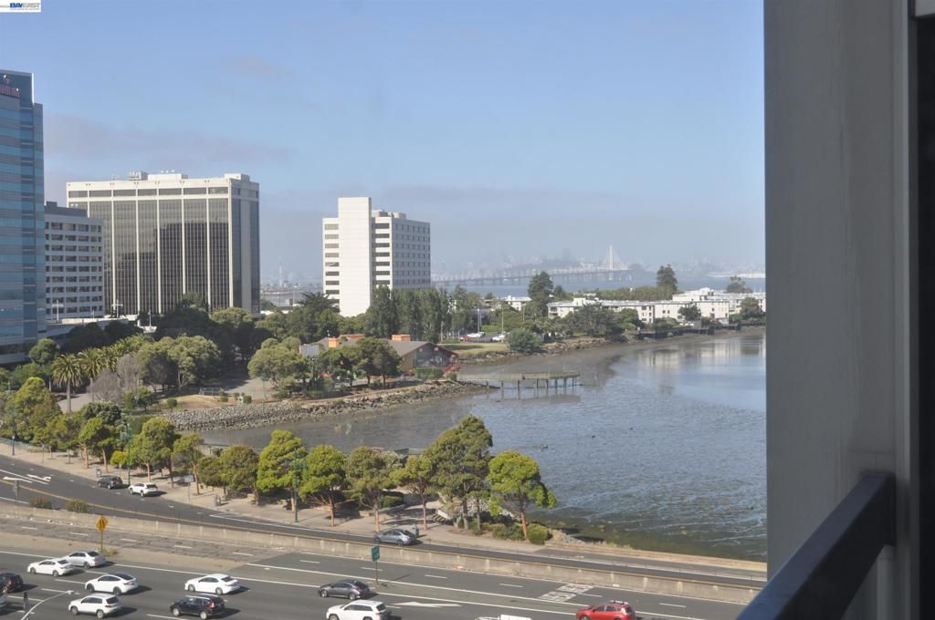 Image 2 of property listing at 6363 Christie Ave 905, Emeryville, CA 94608
