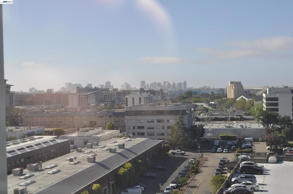 Image 3 of property listing at 6363 Christie Ave 905, Emeryville, CA 94608