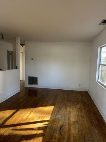 5038 37TH AVENUE N, St Petersburg, FL 33710