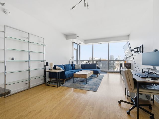 303 W OHIO Street 2201, Chicago, IL 60654