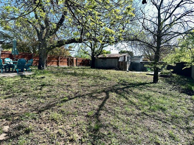 1002 Wrights W, Comanche, TX 76442