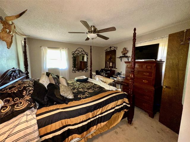 1002 Wrights W, Comanche, TX 76442
