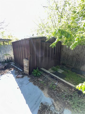 1002 Wrights W, Comanche, TX 76442