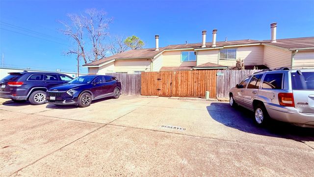 1927 Country Village Boulevard B, Humble, TX 77338