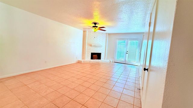 1927 Country Village Boulevard B, Humble, TX 77338