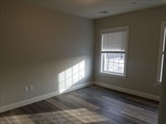 40 Ames Ave 305, Canton, MA 02021