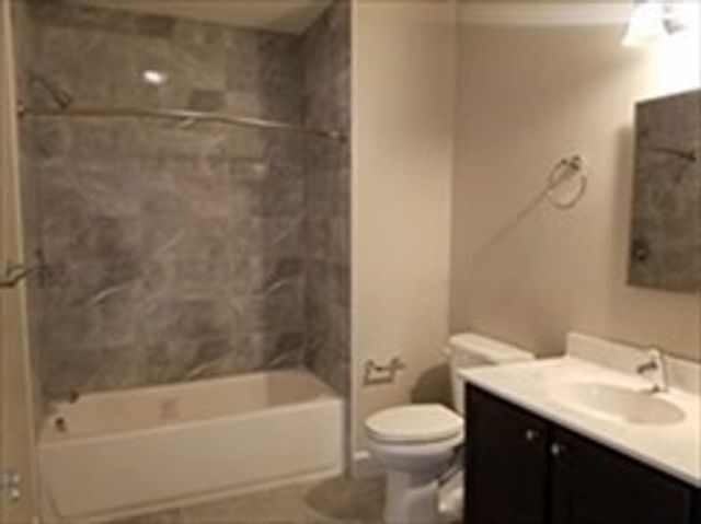 40 Ames Ave 305, Canton, MA 02021