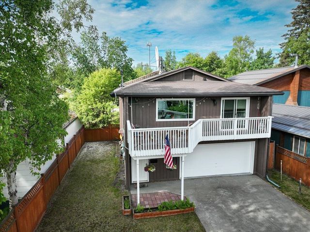 911 8TH AVENUE, Fairbanks, AK 99701