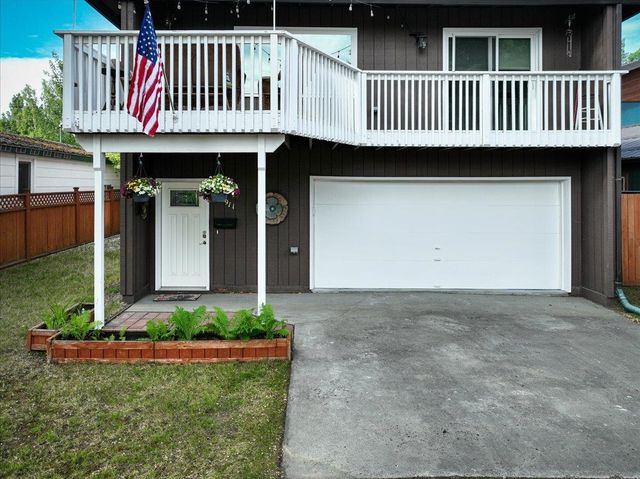 911 8TH AVENUE, Fairbanks, AK 99701