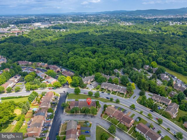 1910 ALBERTA DR, Whitehall, PA 18052
