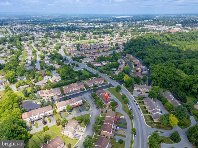 1910 ALBERTA DR, Whitehall, PA 18052