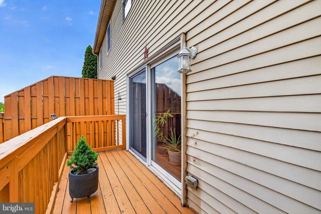 1910 ALBERTA DR, Whitehall, PA 18052