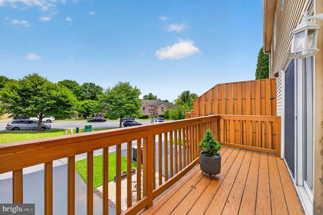 1910 ALBERTA DR, Whitehall, PA 18052