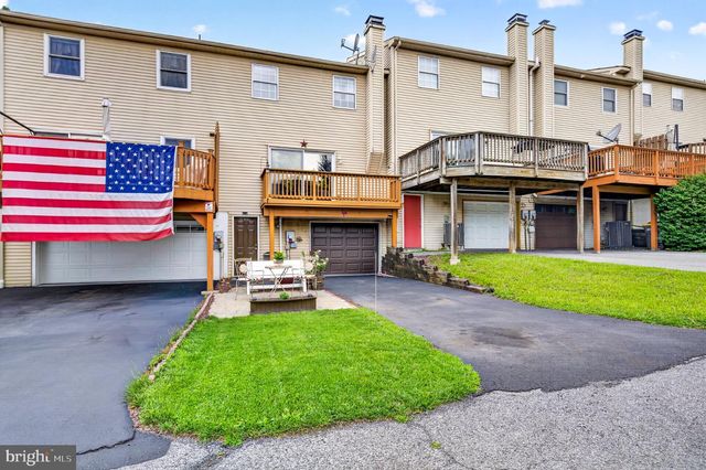 1910 ALBERTA DR, Whitehall, PA 18052